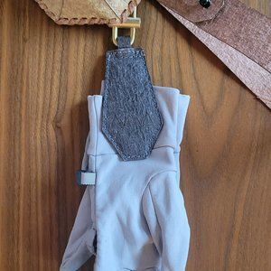 EYASI magnetic holder Black